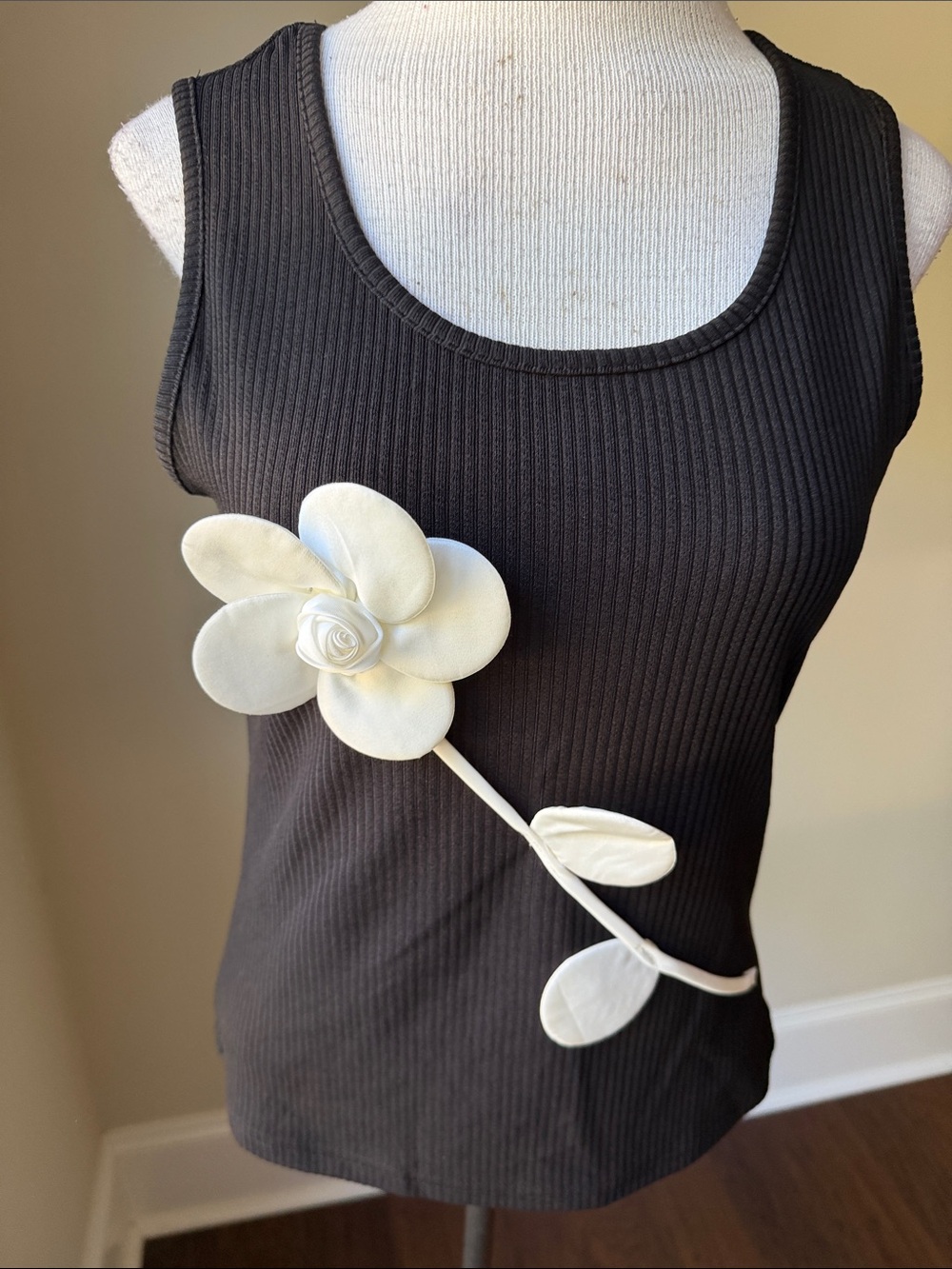 Ribbed Scoop Tank Top in Charcoal